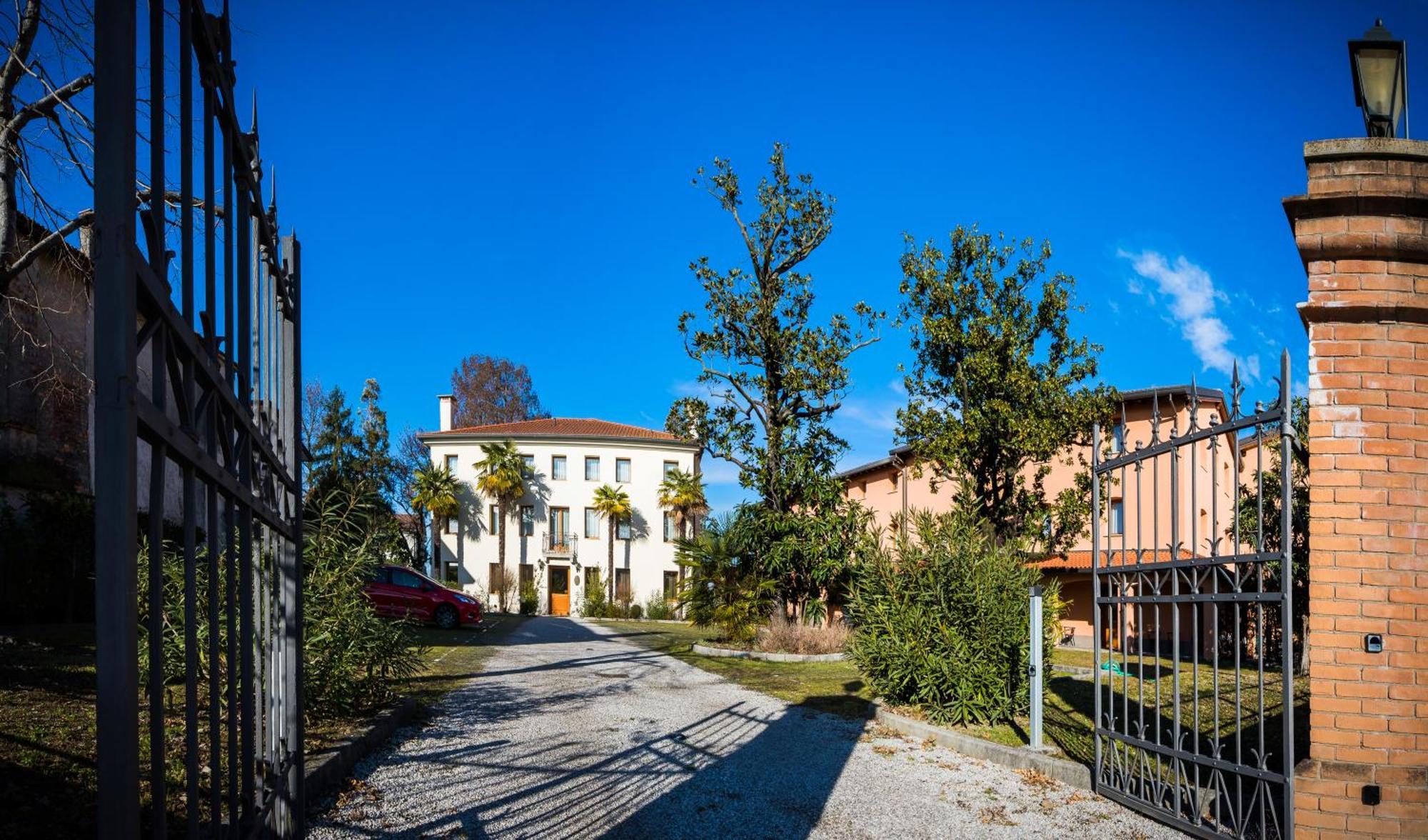 Hotel Dall'Ongaro Ghirano Exterior photo